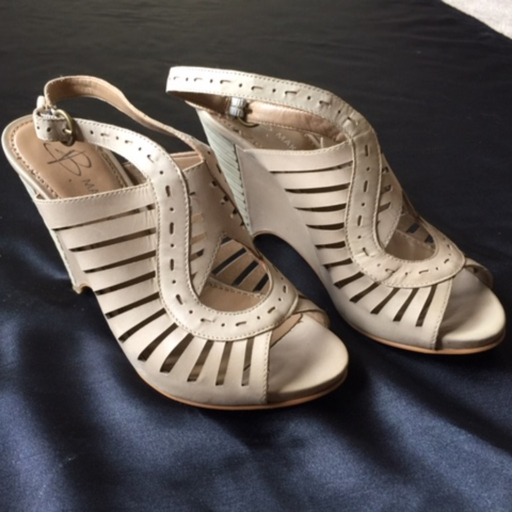 B Makowsky sandals